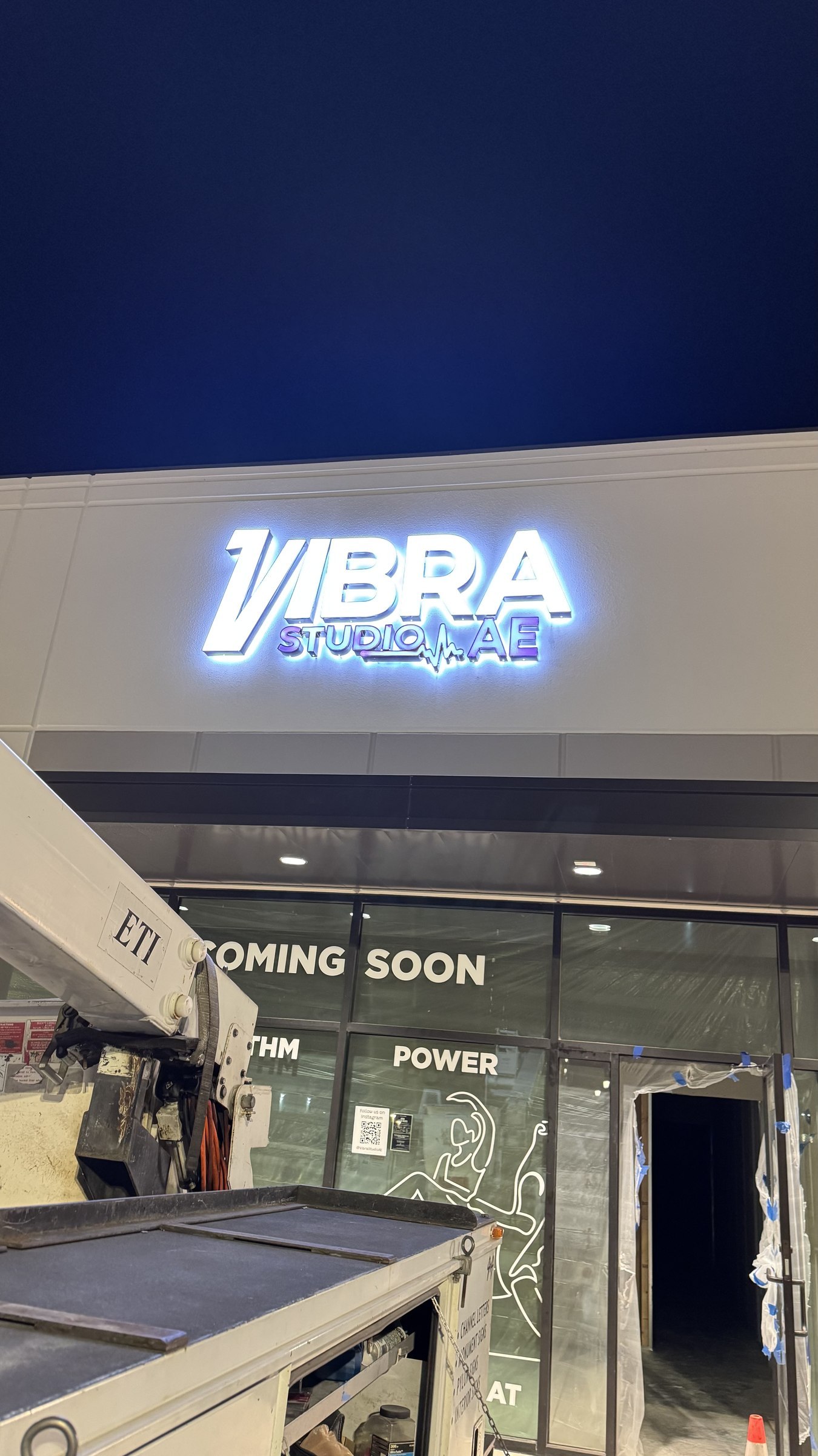 Vibra Studio AE illuminated channel letter sign, Sunterra, TX