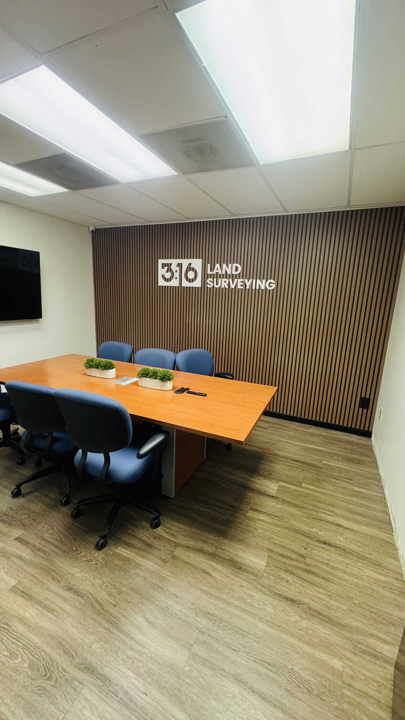 Letrero interior con letras 3D para 316 Land Surveying, Katy, TX