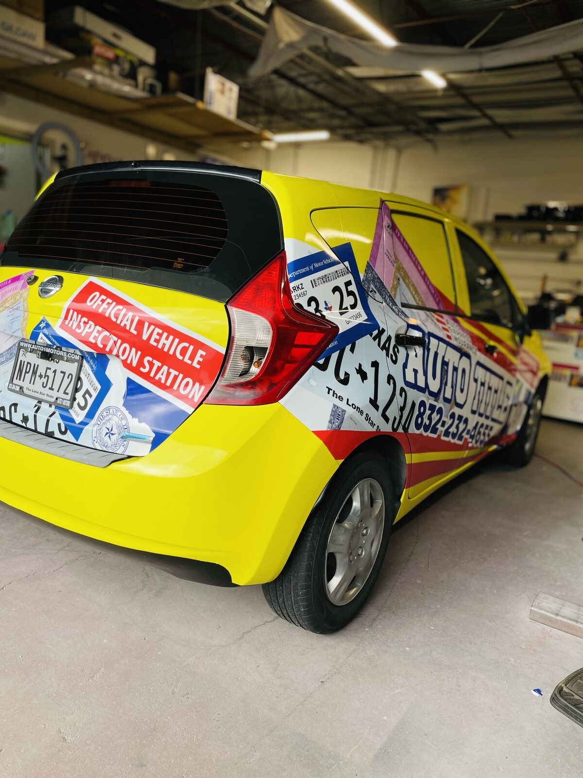 Rotulado de vehículo, fabricado e instalado por Kreative D-Signs